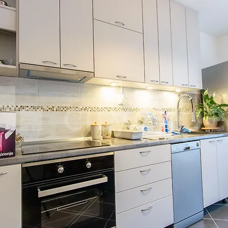 Light, Spacious In The Heart Of * Belgrade