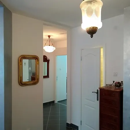 Light, Spacious In The Heart Of Apartment *